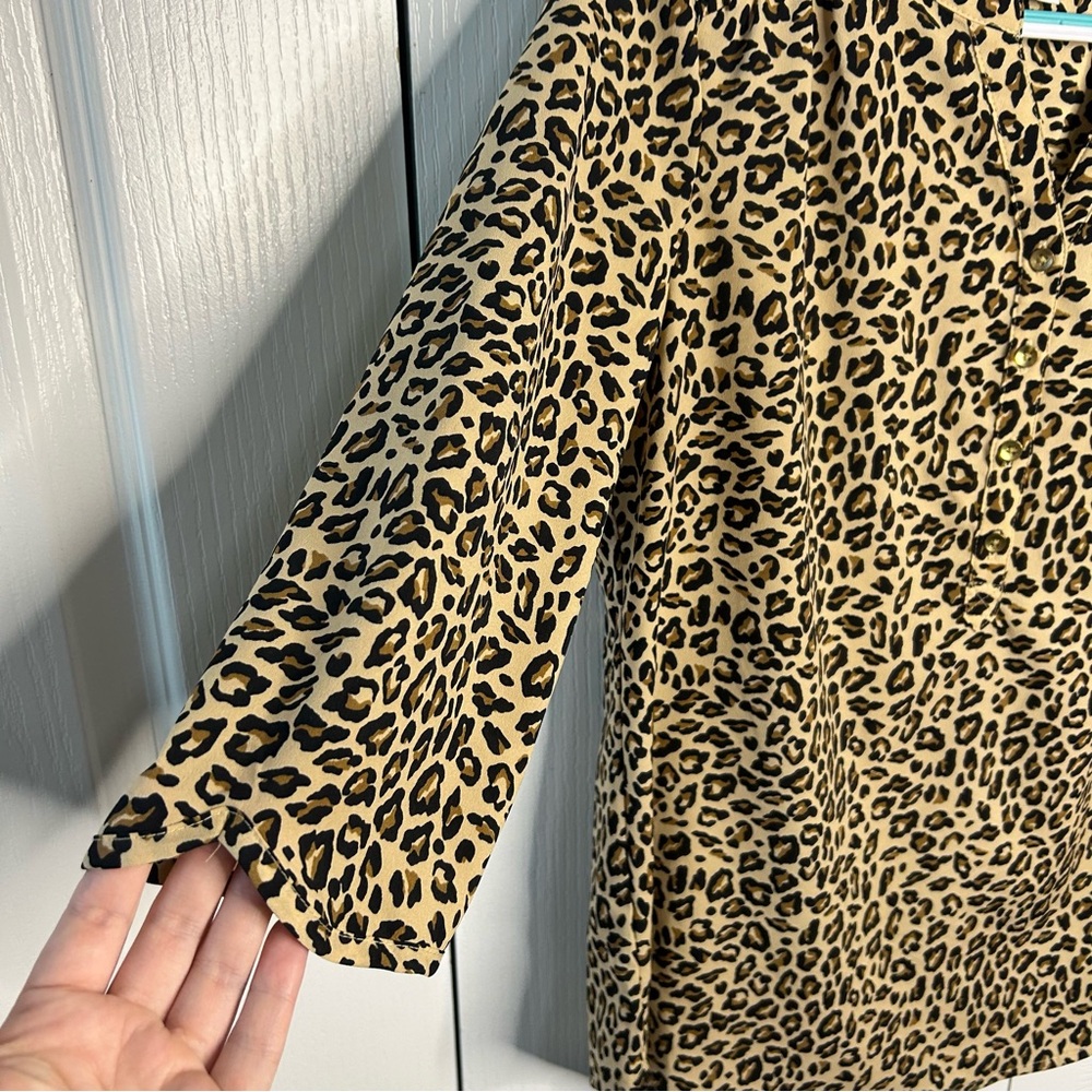 Croft & Barrow Women’s Cheetah Print V-Neck‎ 3/4 Quarter Sleeves Size Medium - Picture 2 of 5
